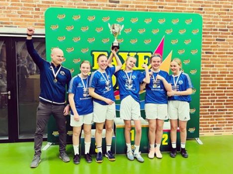 U14-pigerne fra Støvring IF Fodbold blev nordjyske mestre i indendørs