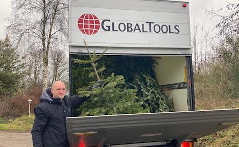 Støvring IF Fodbold samlede i dag juletræer på 511 adresser i byen