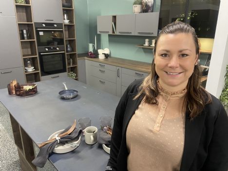 Lad børnene have hjemmeskole og lave lektier direkte på kogepladen