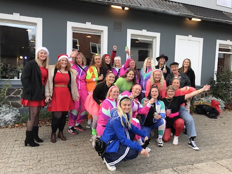100 piger til pigefrokost på Suldrup Kro