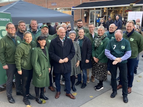 Populære Pape tiltrak mange til Bytorvet mandag eftermiddag