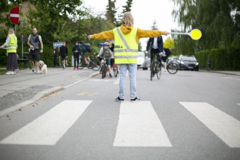 Alt for mange trafikanter sigtes på skolevejen – pas på skolepatruljen