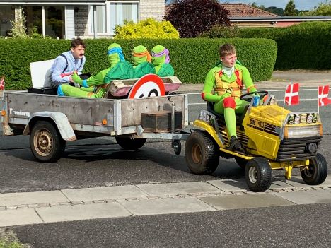 Skøn fejring af 9. årgangs sidste skoledag på Suldrup Skole