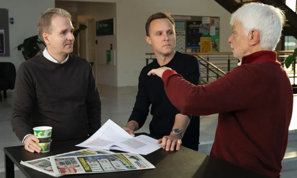 Paa billedet ses fra venstre Mark Blach Oersten Mads Kaemsgaard Eberholst og Kim Christian Schroeder. Foto Mads Folmer Roskilde Universitet