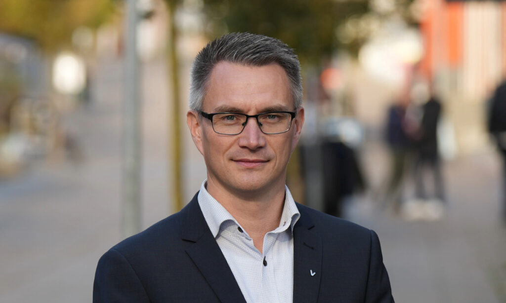 Silje kunne ikke få en henvisning til psykologhjælp – nu fortæller hun sin historie til regionsrådsmedlem