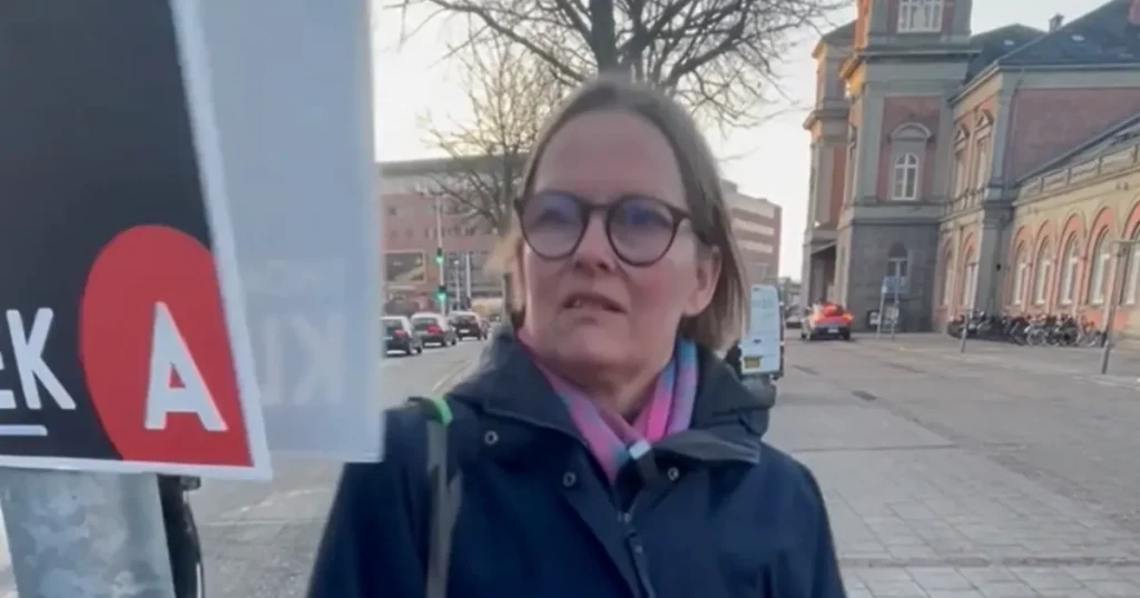 Valgplakater hænger for lavt, advarer Dansk Blindesamfund